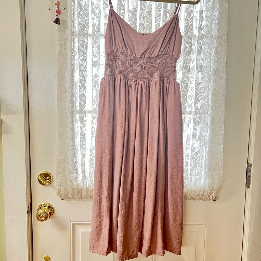 Beautiful mauve dress by Lulus.  Only worn once.